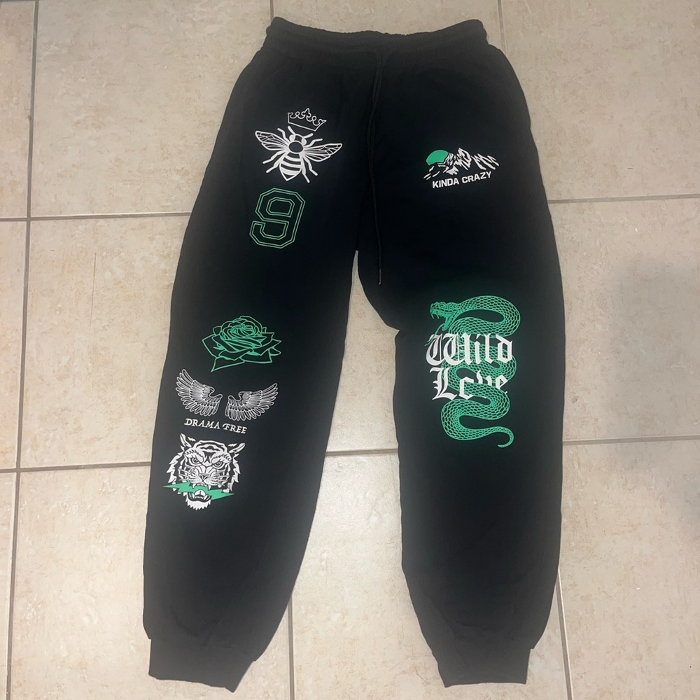 Adika Graphic Black Jogger Sweatpants Size Small